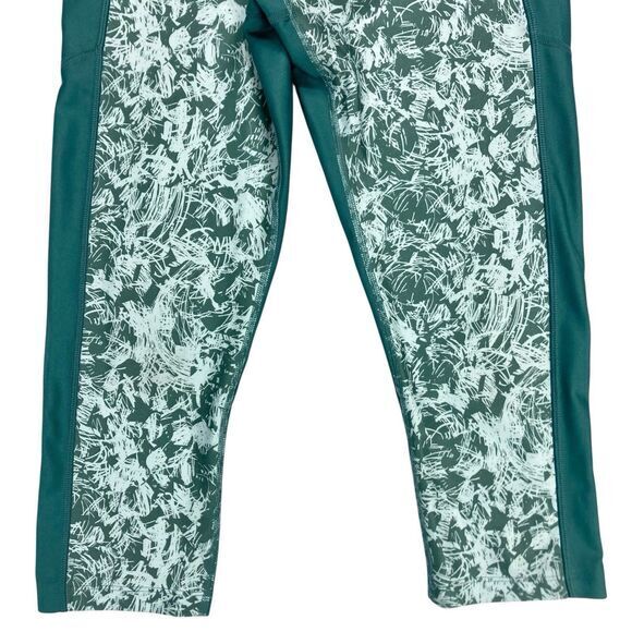 Under Armour Capri Leggings Womens M Green Athleisure Yoga Stretchy Gym Pull On - Picture 4 of 16